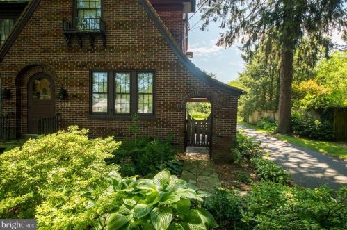 2053 Lititz Pike, Lancaster, PA 17601-3801