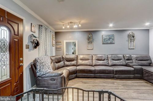 521 Riv Dr, Camden NJ 08110-2917 exterior