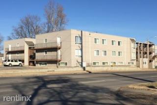 2045 Macvicar Ave, Topeka KS  66604-3112 exterior