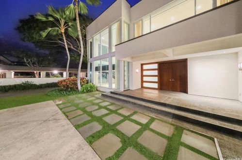 4801 Kahala Ave, Honolulu HI 96816-5231 exterior