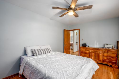 11629 Artesian Ave, Chicago IL 60645-5302 exterior