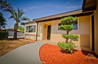 5913 Camp St, Bakersfield, CA 93307-5503