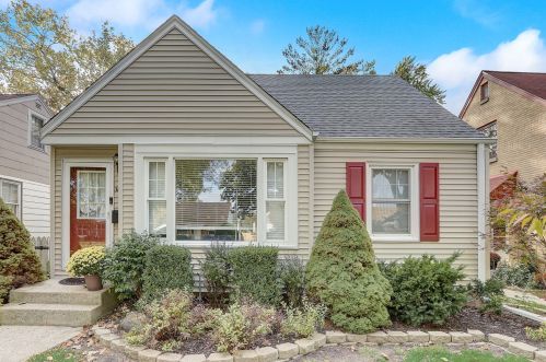 3035 88th St, Milwaukee, WI 53222-4650