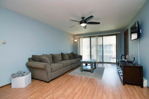 6563 Harlem Ave, Chicago, IL 60631-3926