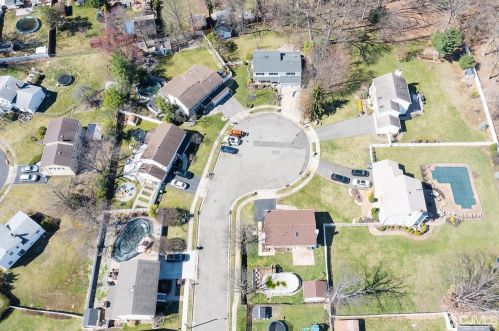 3 Brida Ct, Edison NJ  08817-3800 exterior