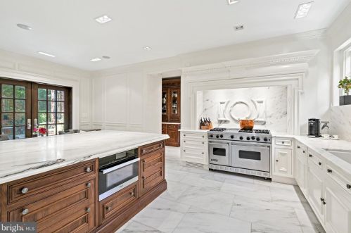 2446 Kalorama Rd, Washington DC 20008-1625 exterior