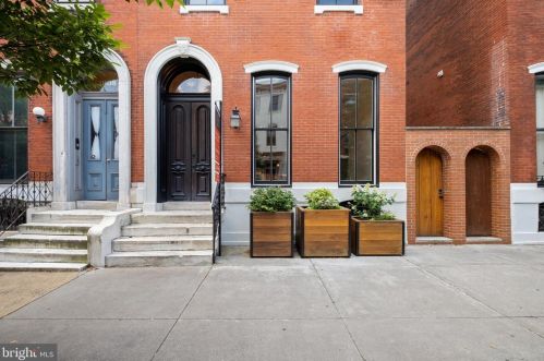 1910 Green St, Philadelphia PA  19130-3207 exterior