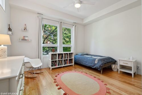 2710 Bosworth Ave, Chicago IL 60642-8062 exterior