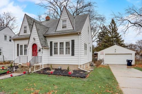 5946 40th St, Milwaukee WI  53209-3923 exterior