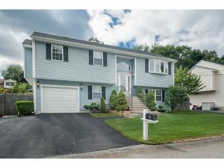 8 Woodbine St, Providence, RI 02919-3679