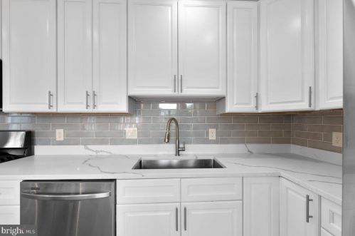 632 Chaplin St, Washington DC  20019-4245 exterior