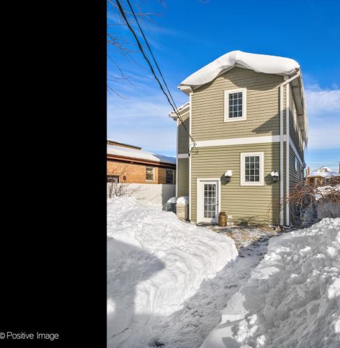 4831 Winnemac Ave, Chicago IL 60630-2432 exterior