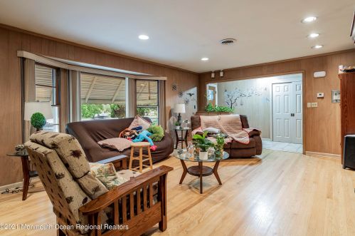 176 Bartley Rd, Jackson Twp NJ  08527-1240 exterior