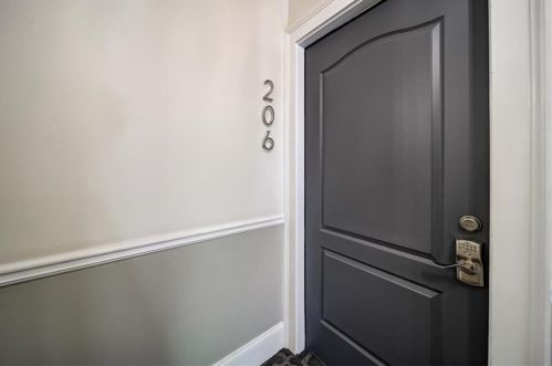 908 Juniper St, Atlanta GA  30309-4132 exterior