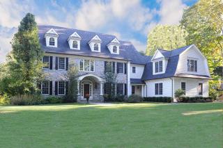 8 Joanne Cir, Westport CT  06880-2633 exterior