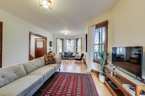 4244 Bell Ave, Chicago IL 60618-2904 exterior