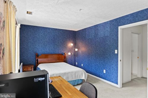 224 Foxtree Dr, Glen Burnie MD 21061-6347 exterior