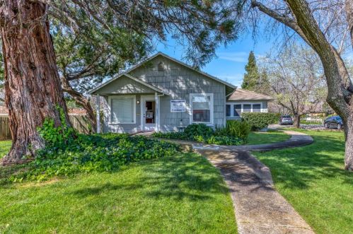 102 Natoma St, Folsom CA 95630-3011 exterior