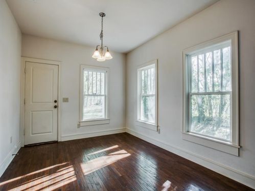 10306 Country Club Dr, Dallas TX  75218-1111 exterior