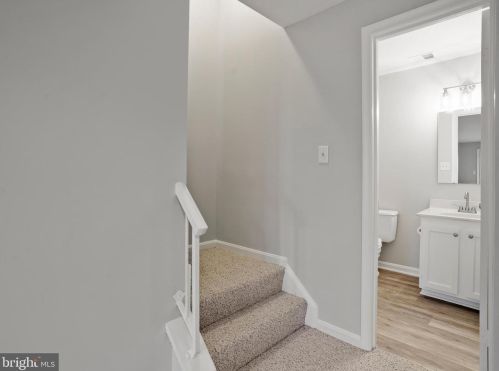 7449 Duddington Dr, Alexandria VA 22315-3849 exterior