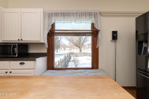 1104 Hoffman St, Three Rivers MI 49093-1017 exterior