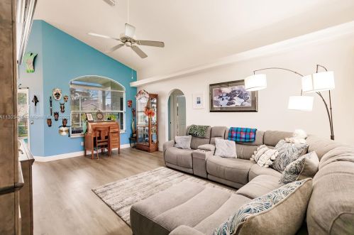 972 Haas Ave, Fort Pierce FL  34953-5611 exterior