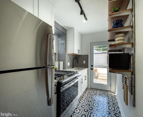 780 Lamont St, Washington DC  20010-1527 exterior