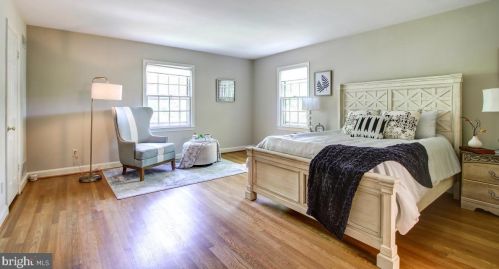 10512 Gainsborough Rd, Rockville MD 20854-3717 exterior