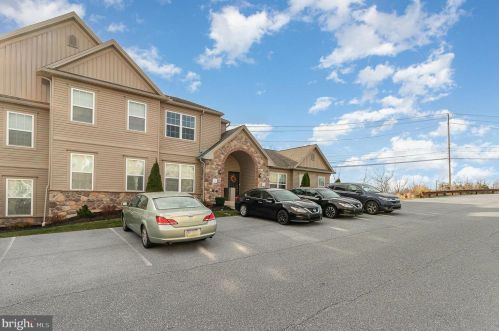 8431 Hilton St, Hummelstown PA  17036-8647 exterior