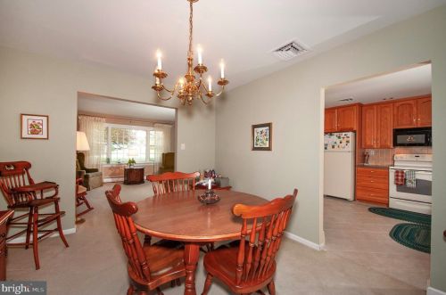 576 Kromer Ave, Berwyn PA 19312-1318 exterior