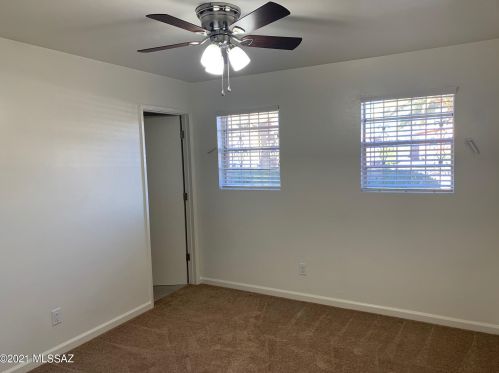 1808 Regina Cleri Dr, Tucson AZ 85710-8661 exterior