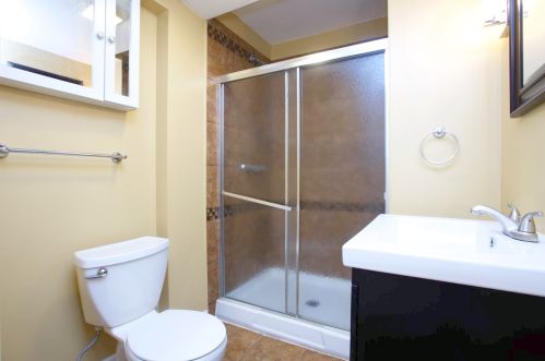 8054 Kimbark Ave, Chicago IL 60637-3720 exterior