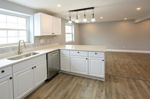 3 Chapel Dr, Pittsburgh PA 15237-2518 exterior