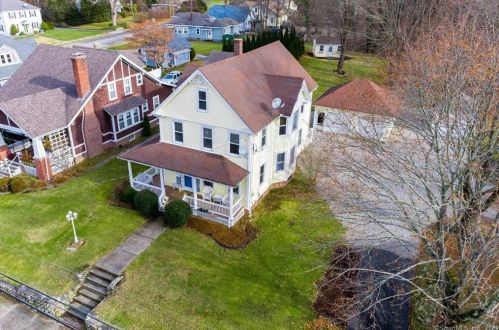 126 Broad St, Killingly CT 06239-3600 exterior