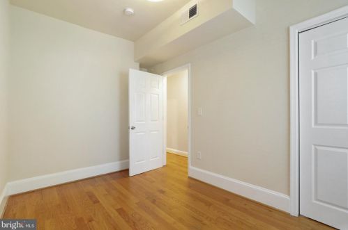 805 T St, Washington DC 20001-3127 exterior