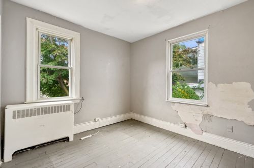 131 Bausman St, Pittsburgh PA 15210-2007 exterior