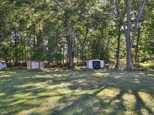 24 Roosevelt Ave, Middletown NY 10940-4633 exterior