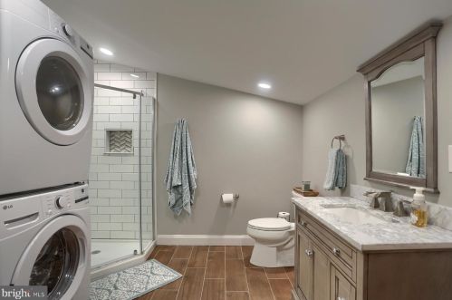 302 2nd St, Hummelstown PA  17036-1709 exterior