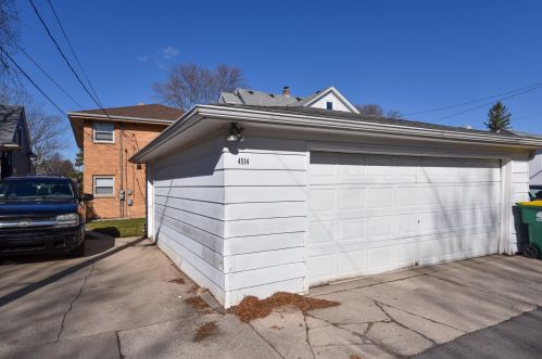 4512 Larkin St, Milwaukee WI  53211-1542 exterior