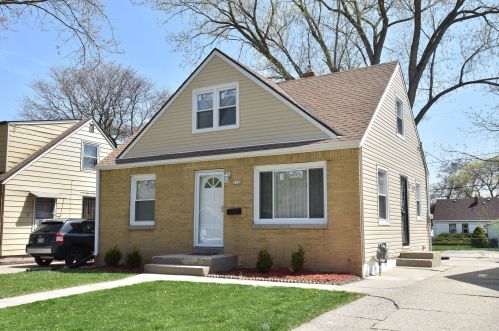 5132 57th St, Milwaukee WI  53218-4216 exterior