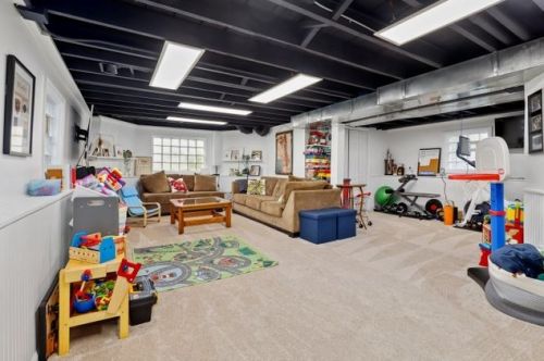 3232 Belle Plaine Ave, Chicago IL 60618-2338 exterior