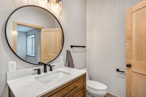 1411 Potter Ave, Milwaukee WI 53207-2115 exterior