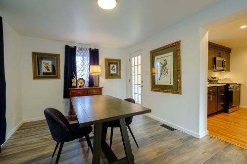 1284 Raven Dr, Pittsburgh PA  15243-1242 exterior