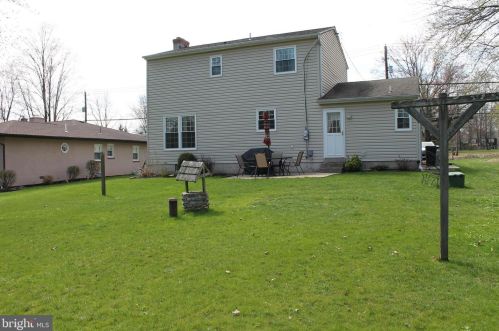 1751 Old Bethlehem Pike, Quakertown PA 18951-2375 exterior