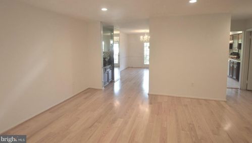 7609 Heatherton Ln, Rockville MD  20854-3211 exterior