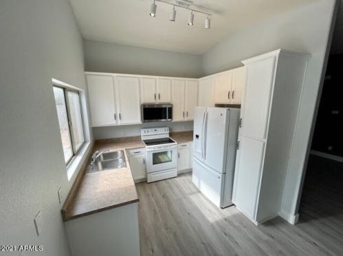 8434 20th Pl, Phoenix AZ  85042-8116 exterior