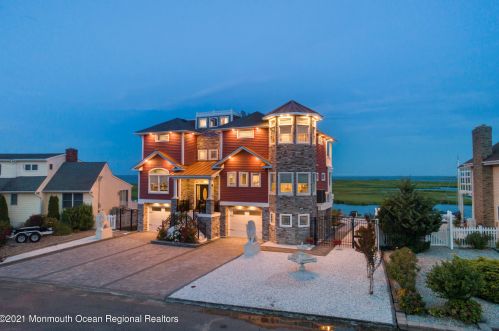 255 Cypress Dr, Berkeley Township, NJ 08721-3110