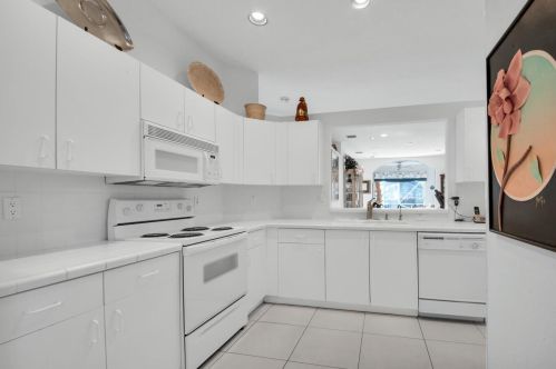 5840 Is Reach Ln, Boynton Beach FL 33437-4230 exterior