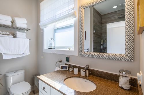 4145 Oakley Ave, Chicago IL 60636-3631 exterior