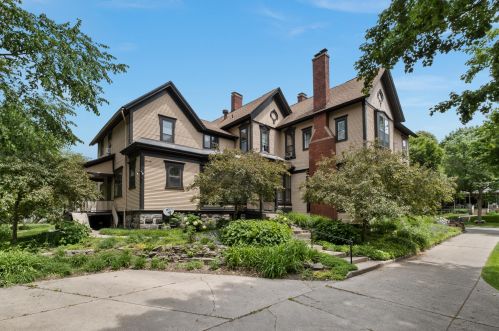 231 Paris Ave, Grand Rapids MI 49503-4764 exterior